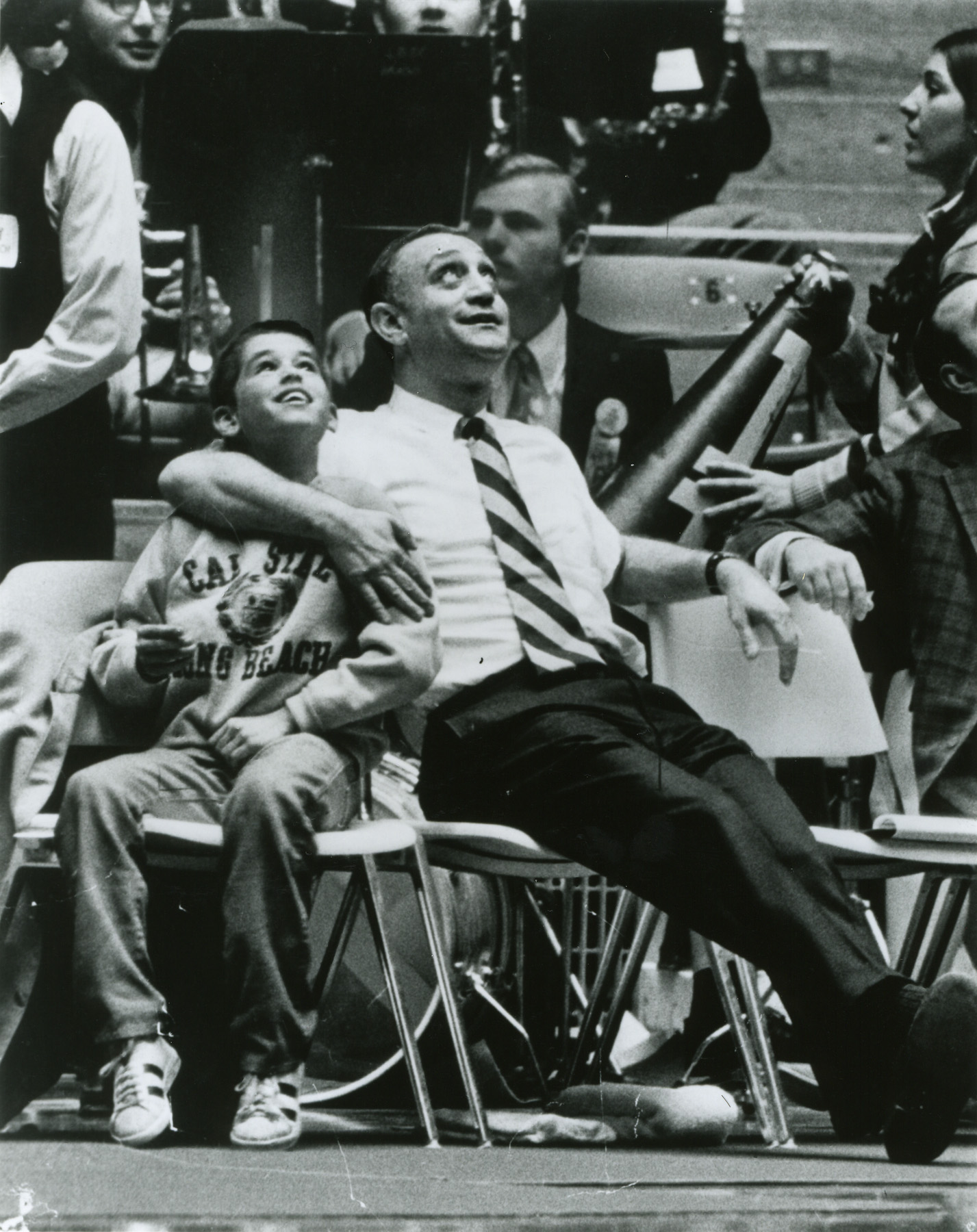 Tarkanian-Danny-w-Dad.-Ran-SI-in-1984.credit.Don-Grayston.Deseret-News